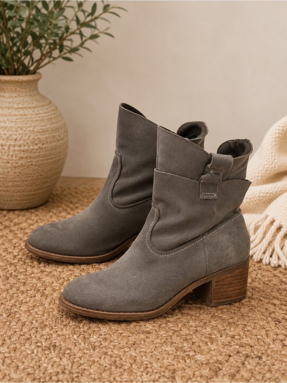 SUEDE CARLOS SANTANA GRAY SLOUCH BLOCK HEEL ANKLE BOOTIES SIZE 8